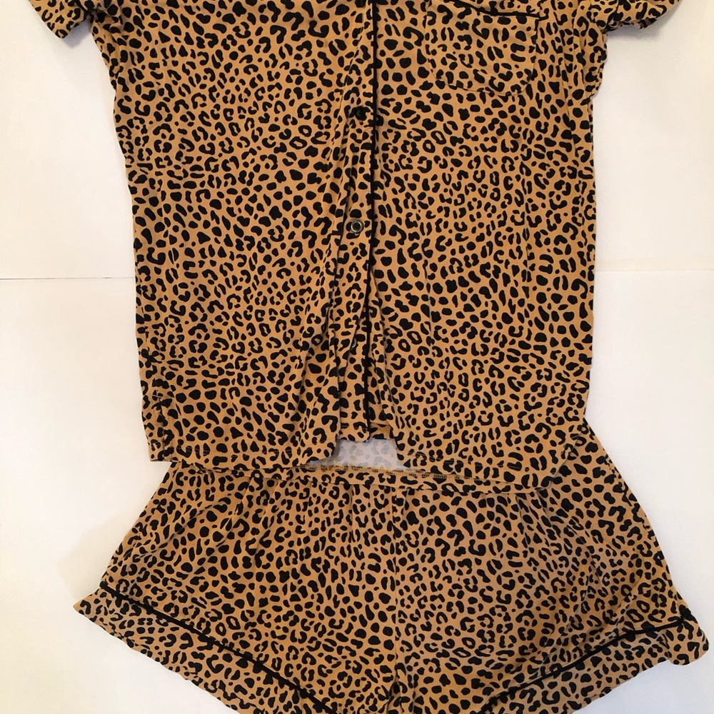 Little Sleepies Leopard Print Pajamas set short sleeve and shorts size XS - Picture 2 of 7